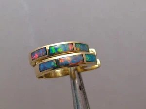 Kleine Opal Creolen, massiv 14 Karat Gelbgold, brillante Edelsteinfarbe - Bild 1 von 11
