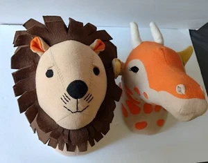 Lion & Giraffe Head Stuffed Wall Mount for Kids Room or Nursery - Picture 1 of 7