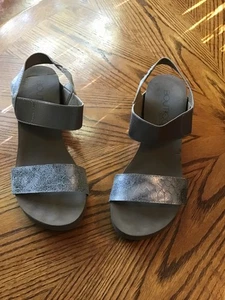 Boutique by Corks graue Sandalen, Größe 9, 2"-Absatz - Bild 1 von 7