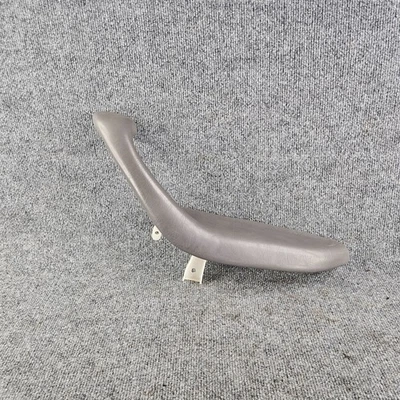 Toyota Sequoia 2001-2007 panel de puerta tirador manija delantera reposabrazos pasajero diestro gris Foto 1 de 4