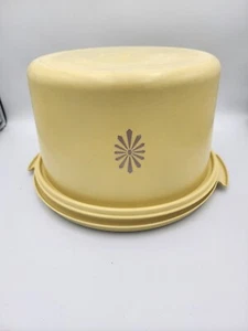 Vintage Tupperware Gold/Round Layer Cake Taker Keeper. - Picture 1 of 6