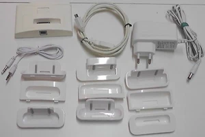 Apple iPod Dockingstation mit Zubehör und verschiedenen Adaptoren - Bild 1 von 3