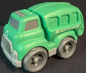 Camión de reciclaje Kid Galaxy de plástico verde para carreras o persecución - Imagen 1 de 6