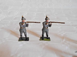 Vintage toy soldiers French WW1 German Riflemen with Pickelhaube helmets CGB SR - Picture 1 of 3