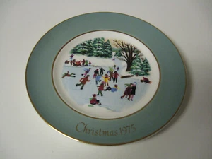 PLATO COLECCIONABLE VINTAGE-NAVIDAD 1975-AVON-CUARTA EDICIÓN-PATINADORES EN EL ESTANQUE - Imagen 1 de 2