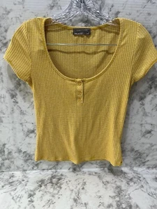 Urban Outfitters Yellow White Striped Top Women's Size Medium M - Picture 1 of 5
