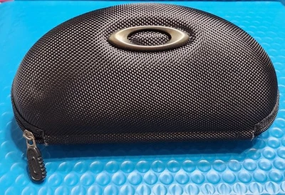 Gafas de sol Oakley estuche rígido con cremallera negras Foto 1 de 4