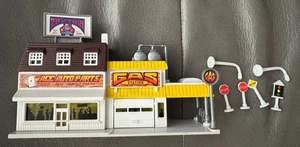 Micro Machines 1989 Ace Auto Parts Gas Station Galoob - Picture 1 of 1