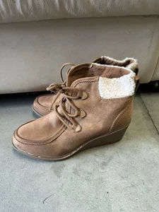 Stivaletti stringati zeppa TAGLIA 9,5 Mad Love Kenzie Cognac ecopelle scamosciata - Foto 1 di 6