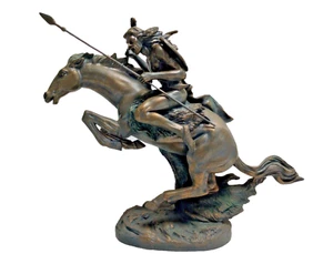 RARO Frederic Remington "Cheyenne" Indio con Lanza 10" Estatua Basada en Bronce - Imagen 1 de 11