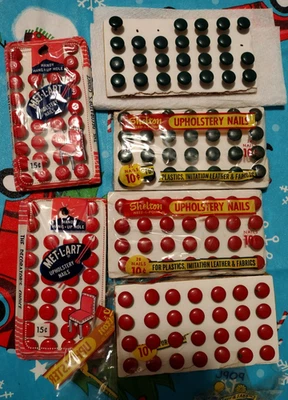 Lote de clavos para tapicería de los años 50 rosa Met L tachuelas artísticas y rojo verde necesita punto L  Foto 1 de 4
