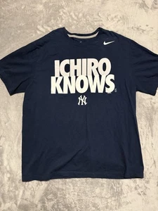 Nike Ichiro Knows New York Yankees MLB NY Camiseta Gráfica Para Hombres Talla 2XL Azul - Imagen 1 de 5