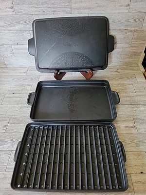 Pampered Chef USA Black Shallow Rectangle Microwave Cooker Bacon Steamer #1146 - Image 1 of 4