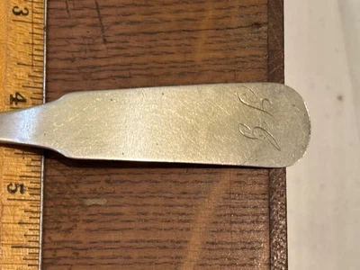 "Moneda de Nueva York de la década de 1790 plata 8,75"" cuchara de mesa de relleno E Baker" Foto 1 de 3