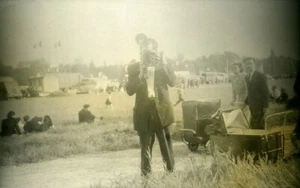 France Amateur photographer in a Field old Photo 1935 - Picture 1 of 3