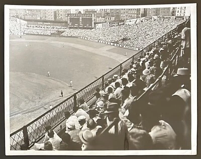 1934 Photo Type 1-Detroit Tigers Hank Greenberg Charlie Gehringer Aerial View WS - Image 1 of 2