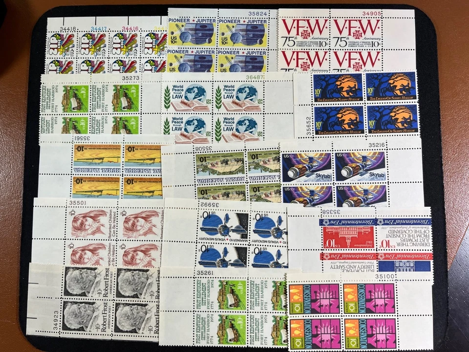 United States 1974-1975 VF MNH 15 Different 10¢ Plate Blocks - Image 1 of 1