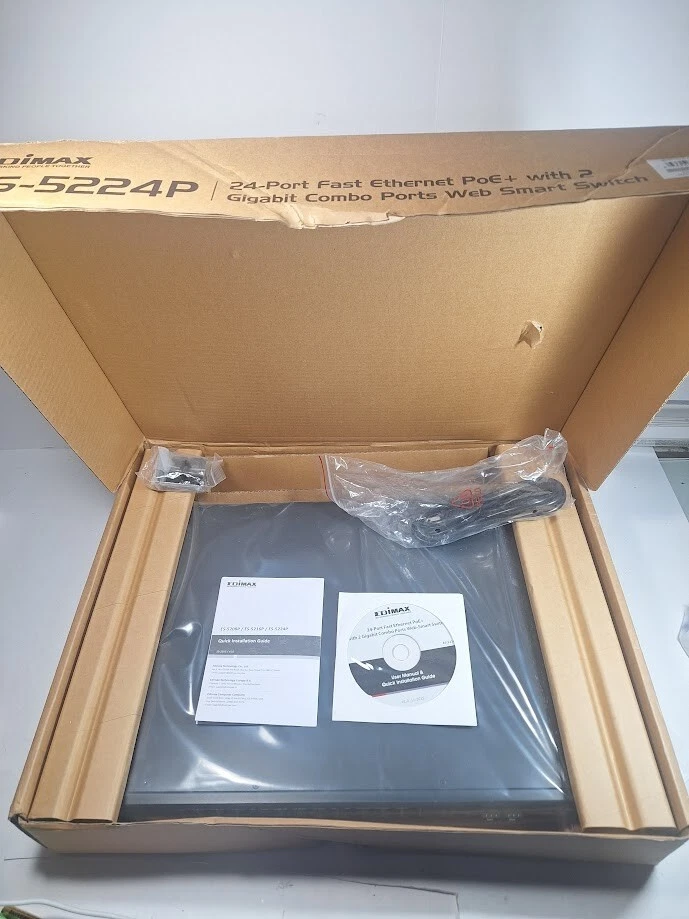 Edimax 24 ES-5224P port 10/100mbps Fast Ethernet  PoE Network Switch - Image 1 of 4