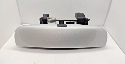 2011-20 1MZ84WS2AF DODGE CHALLENGER CHARGER RIGHT EXTERIOR DOOR HANDLE SILVER - Image 1 of 4