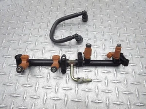 2005 04-05 Suzuki GSXR 600 GSXR600 Fuel Gas Petrol Injector Injection Rail Pipe - Picture 1 of 10