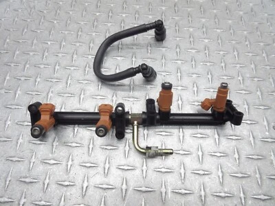 04-05 Suzuki GSXR 600 GSXR600 2005 combustible gas gasolina inyector riel de inyección tubo Foto 1 de 4