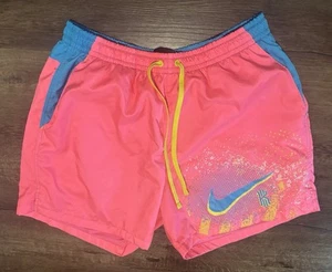 Nike Kyrie 6 Graffiti Gym Swim Beach Shorts Digital Pink Neon Vintage 90s Y2K XL - Bild 1 von 4