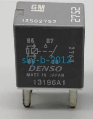 3 PCS NEW IN BOX GM 13502752 Electrical Power DC Automotive Relay - Image 1 of 3