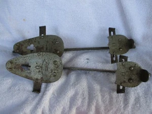 Patines de hielo antiguos de acero fundido -Union Hardware Company ~ Talla 12 ~ SIN LLAVE ni CORREAS - Imagen 1 de 4