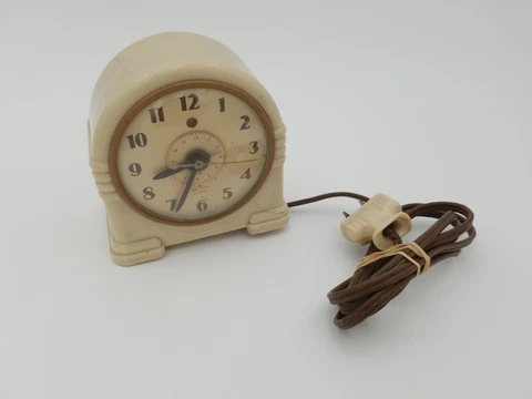 Vintage Telechron Electric alarm Clock Plastic  Case Model 7H125  Working Cover