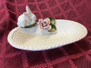 Vintage Capodimonte ITALIEN Fitz Floyd Stil Hase Kaninchen Porzellan Rose Korb Schale - Bild 1 von 6