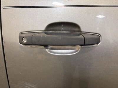 Used Front Right Exterior Door Handle fits: 2009 Gmc Sierra 1500 pickup door fro Foto 1 de 4