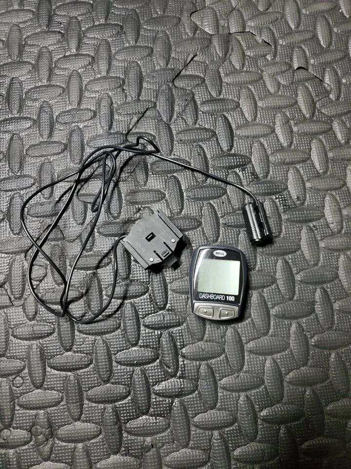 Bell Dashboard 100 12-Function Bicycle Computer Dual Display  New Factory Sealed - Image 1 of 1