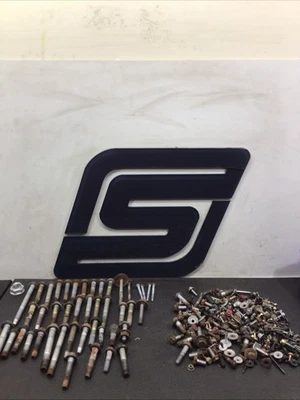 2003 Mini Cooper MT - Parafusos - Imagem 1 de 4