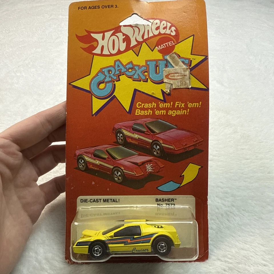 Vintage 1983 Hot Wheels Crack Ups Basher #7573 Yellow Cruiser MOC NEU Kartenschaden - Bild 1 von 4