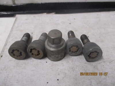 astra g locking wheel bolts and key puzzle1998-2004 - Image 1 of 3