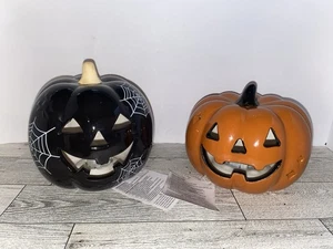 Nuevo Halloween 2023 Cerámica LED Iluminar Calabazas 1 Negro Con Telarañas y 1 Naranja - Imagen 1 de 4