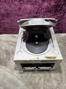BROKEN Nintendo GameCube Console Silver Model DOL-101 System Console Parts Only - Picture 1 of 6