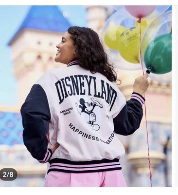 Chaqueta universitaria rosa Disneyland Foto 1 de 4