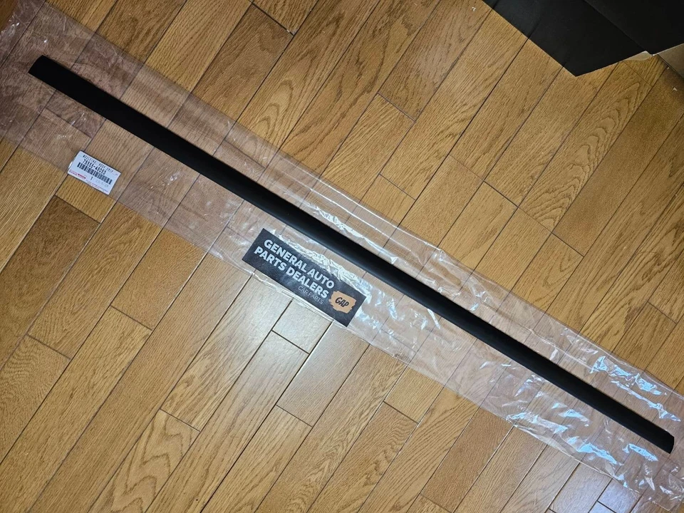 Genuine TOYOTA OEM LEXUS RX330 RX350 RX400h Roof Center Drip Molding 75555-48053 Foto 1 de 4