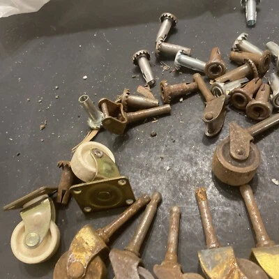 Lote de 15 ruedas y piezas de madera salvamento, SwCaster LD.  2 Foto 1 de 4