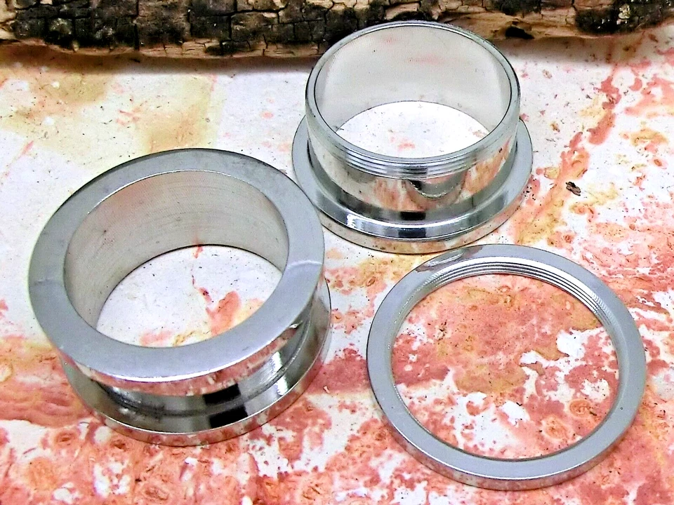 Piercing Orecchio Vite Tunnel Flesh Ear Plug Acciaio Inox 20mm Color Argento - Immagine 1 di 1