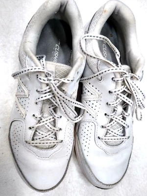 Novo na caixa couro branco, inserções de amortecimento, língua de malha, detalhes cinza em cadarços tamanho 8 - Imagem 1 de 4