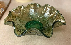 Vintage Grape Cable Green Carnival Glass Candy Berry Bowl Dish Ruffled Edge EXC! - Picture 1 of 9