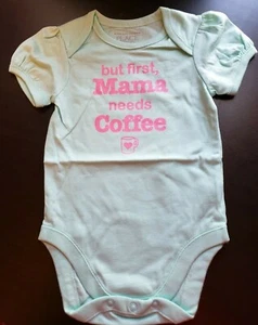 BODY NIÑA INFANTE TCP PERO PRIMERO, MAMÁ NECESITA CAFÉ AZUL TALLA 3-6 MESES NUEVO CON ETIQUETAS - Imagen 1 de 11