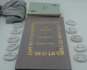 the book of runes ralph blum 1993 10th anniversary with tarot card - Picture 1 of 3