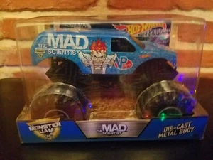 Hot Wheels Monster Jam Mad Scientist True Metal 1:24 New In Box - Picture 1 of 1
