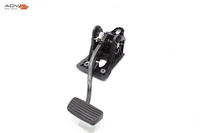 2019 - 2024 GMC SIERRA 1500 LIMITED BRAKE STOP PEDAL W/ BRACKET OEM - Image 1 of 4
