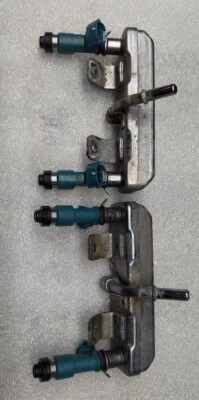 SUBARU INJECTORS SET WITH RAIL FROM 2013 SUBARU LEGACY  2.0 2.5 - Image 1 of 2