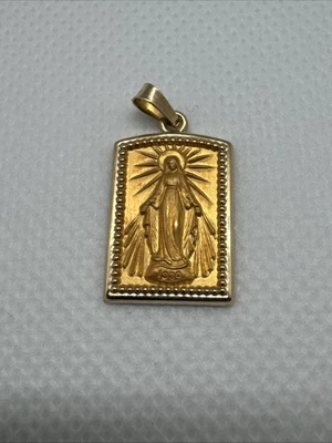 Colgante Detallado Medalla Milagrosa Hueca Rectángulo Satinado Oro Amarillo 14K Foto 1 de 4