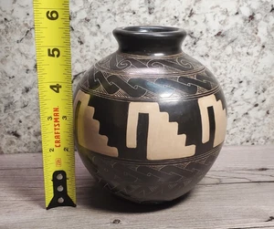Vintage Francisco Calero Signed Nicaragua Pre Columbia Step Fret Pottery Vase - Picture 1 of 5
